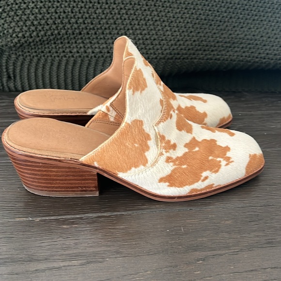 Crown Vintage Mule Slides with Cow Hair - Picture 4 of 7